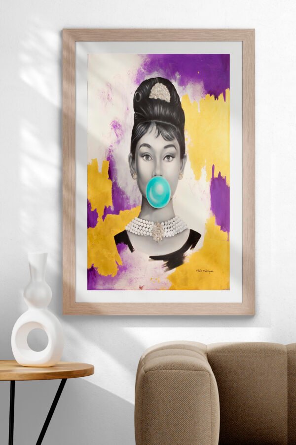 Mokup Chicle 1 Audrey Hepburn Bubblegum - Printed Art